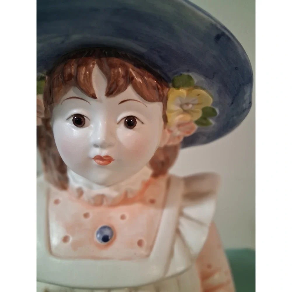Takahashi VTG-1970 made in Japan Ceramic Girl Cookie Jar ceramic RARE glass eyes